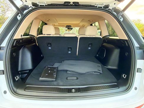 Used 2022 Jeep Grand Cherokee Limited w/ Luxury Tech Group II image 12