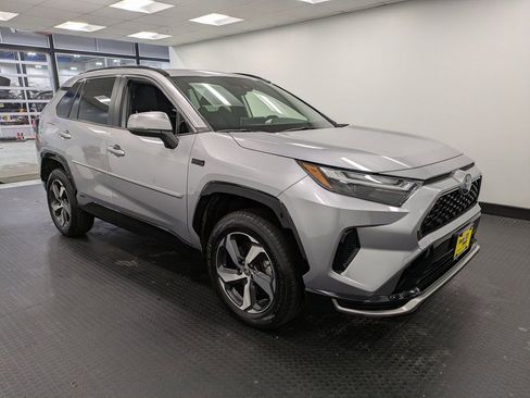 Used 2023 Toyota RAV4 SE w/ Weather & Moonroof Package image 3