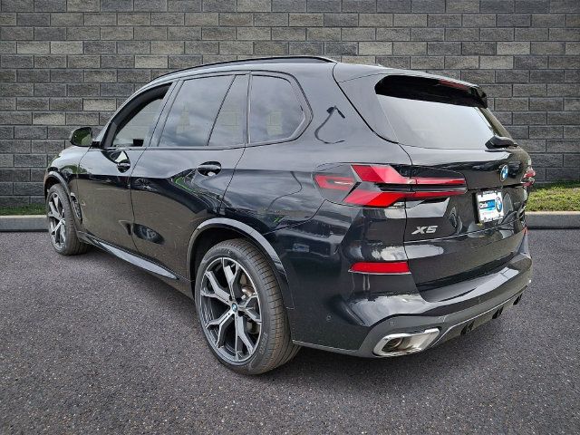 Used 2024 BMW X5 xDrive40i w/ M Sport Package AWD/4WD image 4