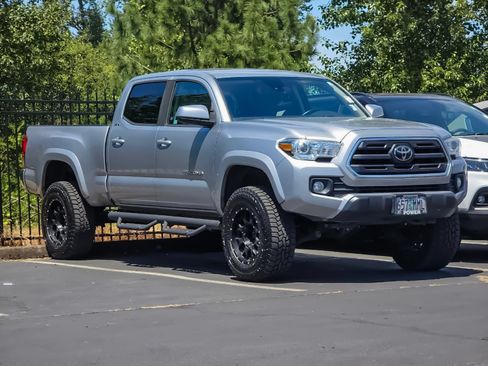 Used 2019 Toyota Tacoma SR5 AWD/4WD image 7
