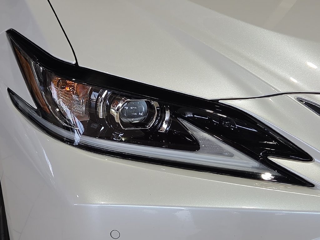 Used 2025 Lexus ES 350 w/ Premium Package FWD image 7