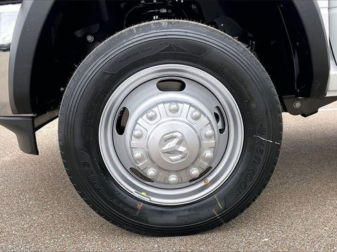 New 2026 RAM 5500 Tradesman w/ Chrome Appearance Group image 12