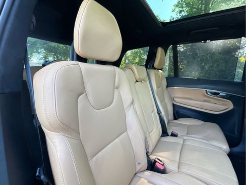 Certified 2024 Volvo XC90 B6 Ultimate w/ Lounge Package image 20