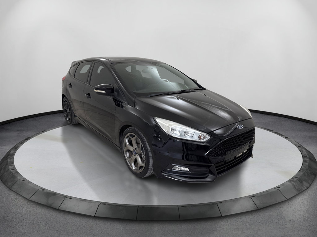 Used 2017 Ford Focus ST FWD image 3
