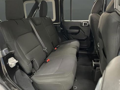 Used 2022 Jeep Wrangler Unlimited Sport image 29