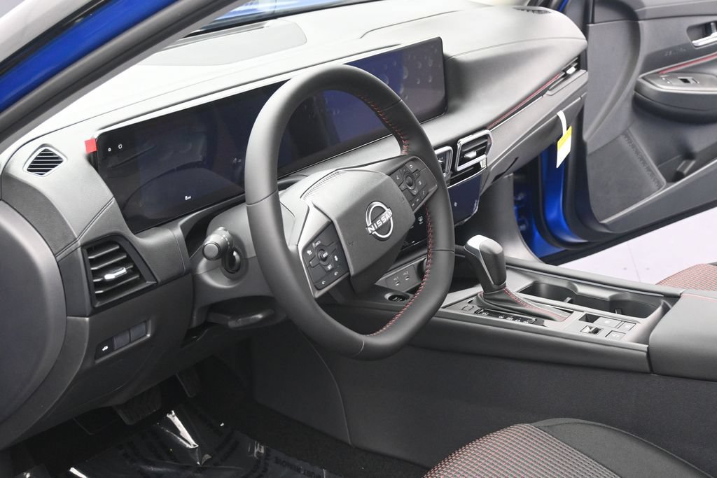 New 2026 Nissan Sentra SR w/ Floor Mat Package FWD image 7
