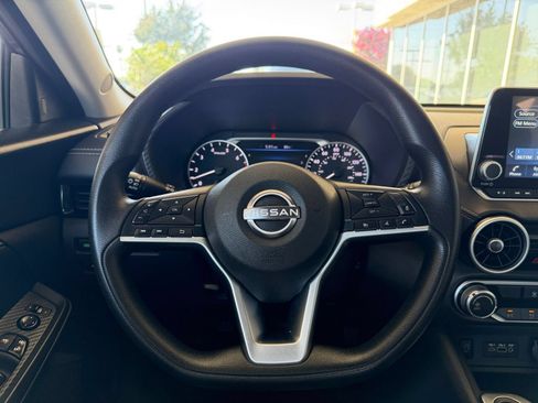 Used 2025 Nissan Sentra SV FWD image 27