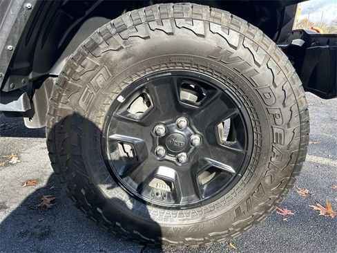 Used 2023 Jeep Gladiator Mojave w/ Cold Weather Group image 31