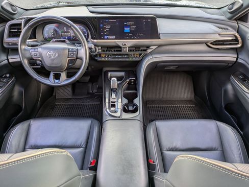 Used 2024 Toyota Crown Platinum image 17