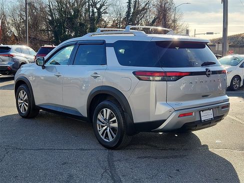 Certified 2022 Nissan Pathfinder SL image 5