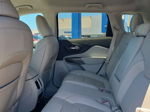 Used 2020 Jeep Cherokee Limited w/ Trailer Tow Group image 13