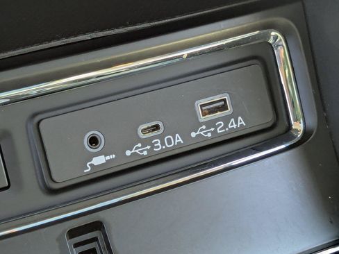 Used 2023 Subaru Ascent Limited w/ Technology Package AWD/4WD image 25