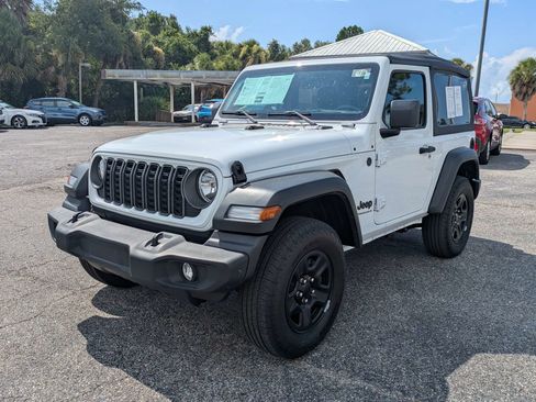 Used 2025 Jeep Wrangler Sport AWD/4WD image 9