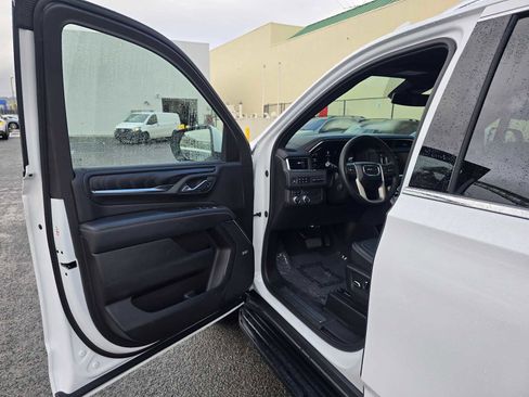 Used 2024 GMC Yukon XL Denali image 21