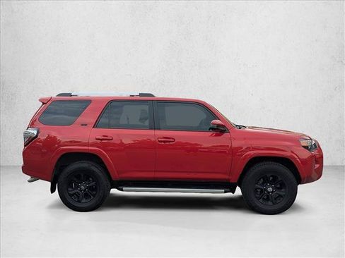 Used 2022 Toyota 4Runner SR5 AWD/4WD image 4