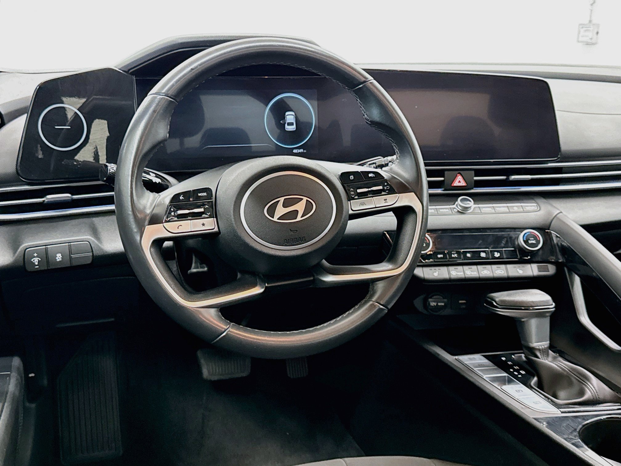Used 2025 Hyundai Elantra SEL FWD image 18