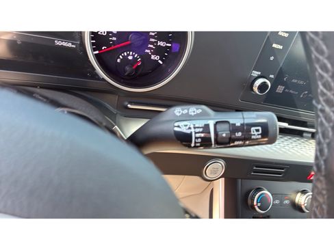 Used 2024 Kia Carnival LX FWD image 23