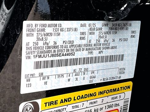 Certified 2025 Ford Expedition Active AWD/4WD image 36