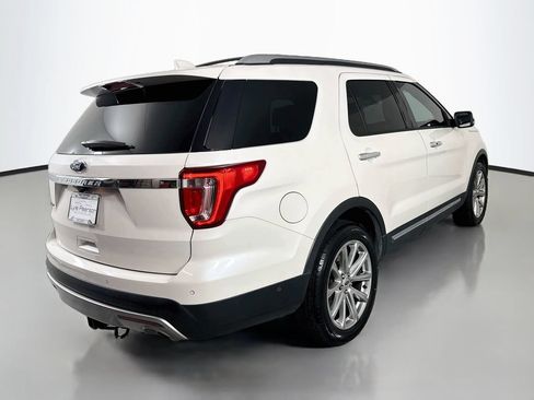 Used 2017 Ford Explorer Limited w/ Equipment Group 303A AWD/4WD image 9