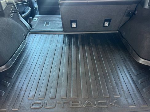 Used 2019 Subaru Outback 3.6R Limited AWD/4WD image 15