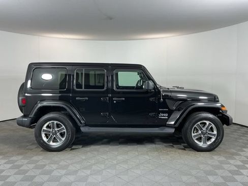 Used 2021 Jeep Wrangler Unlimited Sahara w/ Uconnect 4C Nav & Sound Group AWD/4WD image 4