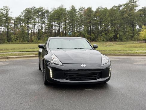 Used 2018 Nissan 370Z Touring image 1