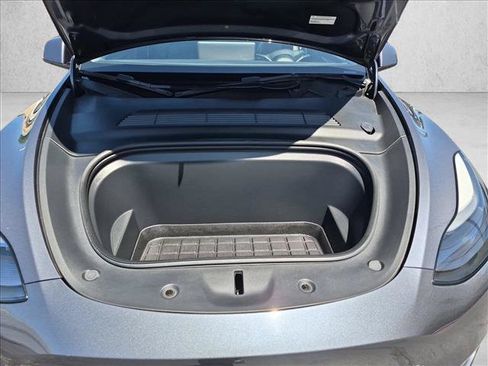 Used 2023 Tesla Model Y Long Range AWD/4WD image 25