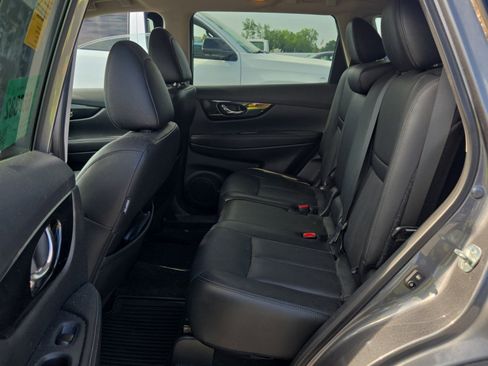 Used 2019 Nissan Rogue SL w/ Premium Package AWD/4WD image 11