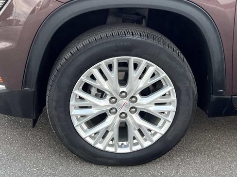 Used 2024 GMC Acadia Elevation FWD image 8