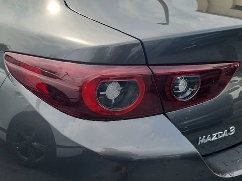 Used 2023 MAZDA MAZDA3 s FWD image 9