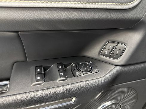 Used 2024 Ford Expedition XLT RWD image 20