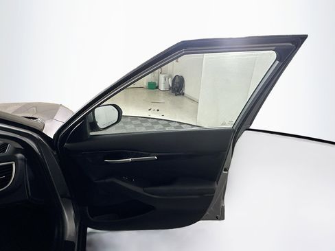 Used 2025 Kia Seltos S FWD image 31