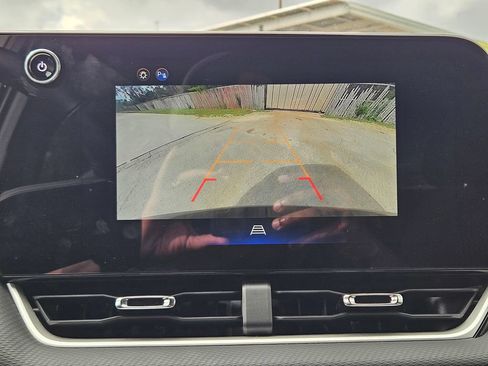 Used 2025 Chevrolet Equinox LT FWD image 25