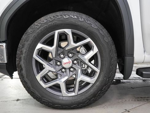 Used 2023 GMC Sierra 1500 SLT AWD/4WD image 32