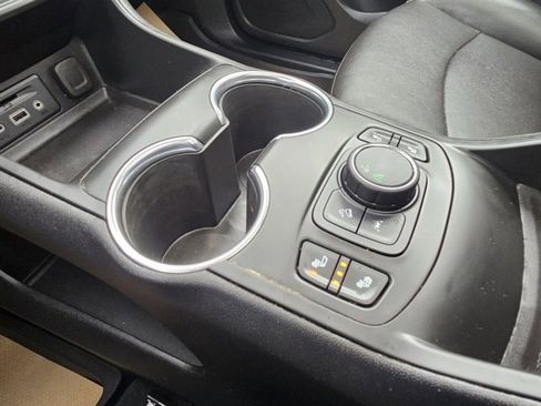 Certified 2022 GMC Terrain SLT w/ LPO, Floor Liner Package image 32