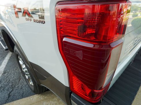 Used 2020 Ford F250 Lariat w/ Lariat Ultimate Package AWD/4WD image 13