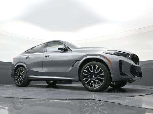 Used 2024 BMW X6 xDrive40i w/ Premium Package image 22