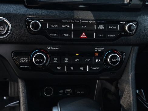 Used 2017 Kia Niro Touring image 13