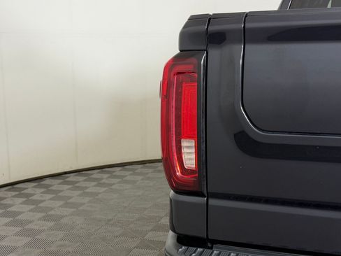Used 2022 GMC Sierra 1500 AT4 w/ AT4 Premium Package AWD/4WD image 13