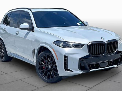 Used 2024 BMW X5 xDrive40i w/ M Sport Package AWD/4WD image 3