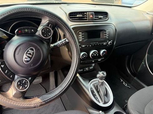 Used 2015 Kia Soul FWD image 11
