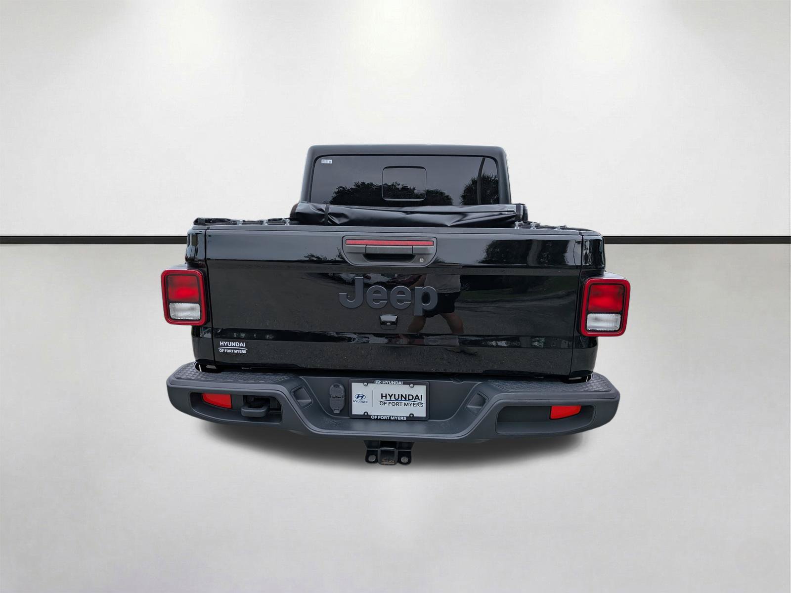 Used 2023 Jeep Gladiator Sport AWD/4WD image 5