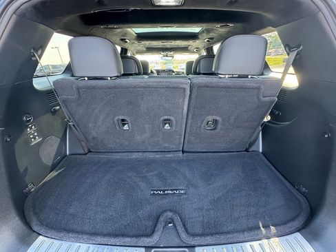 Used 2023 Hyundai Palisade Calligraphy image 9