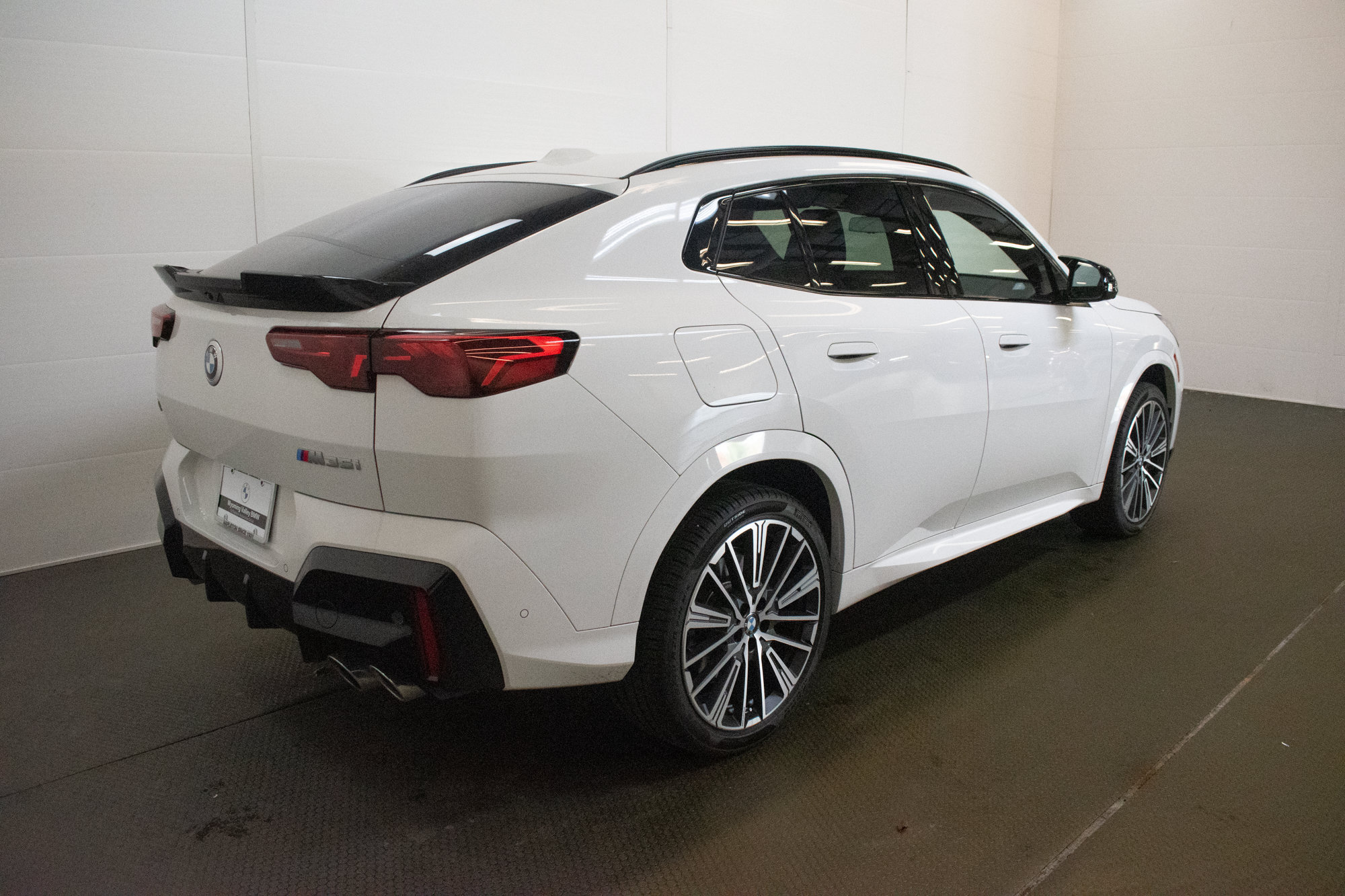 Used 2026 BMW X2 M35i w/ Technology Package AWD/4WD image 4
