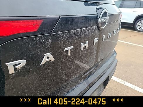 Used 2025 Nissan Pathfinder SV image 7