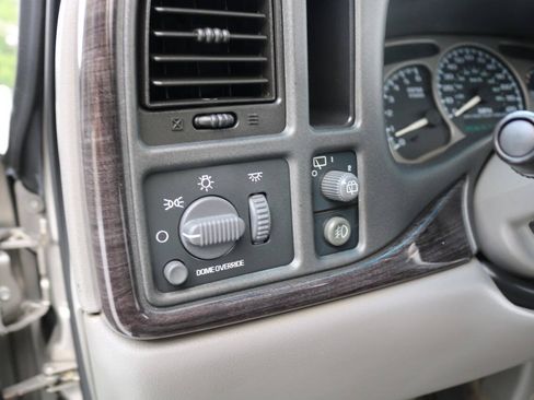 Used 2001 GMC Yukon XL Denali AWD/4WD image 89
