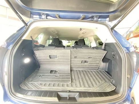 Used 2022 Subaru Ascent Premium w/ Convenience Package AWD/4WD image 26