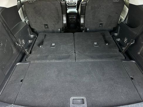 Certified 2022 Ford Explorer XLT w/ Equipment Group 202A image 15