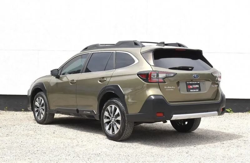 Used 2023 Subaru Outback Limited AWD/4WD image 2