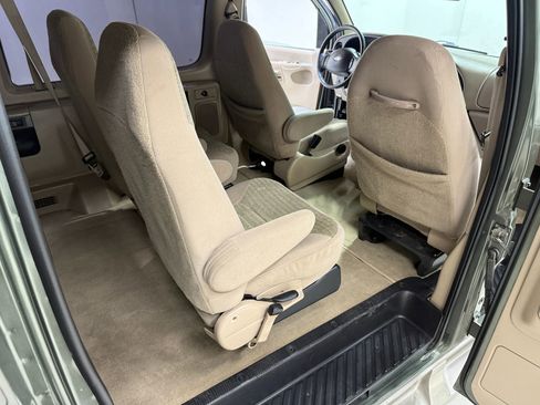 Used 2002 Ford E-350 and Econoline 350 Van image 34